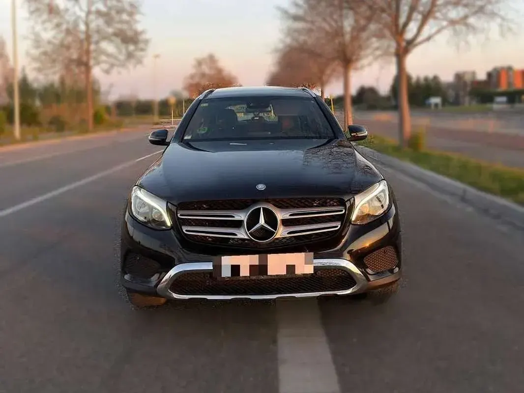 Usado Mercedes GLC250 204 CV (150 kW) 2015 Negro SUV