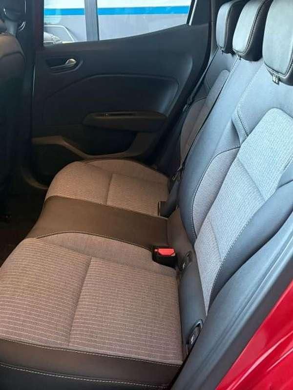 Usado Renault Clio V Techno 101 CV (74 kW) 2025 Rojo Berlina