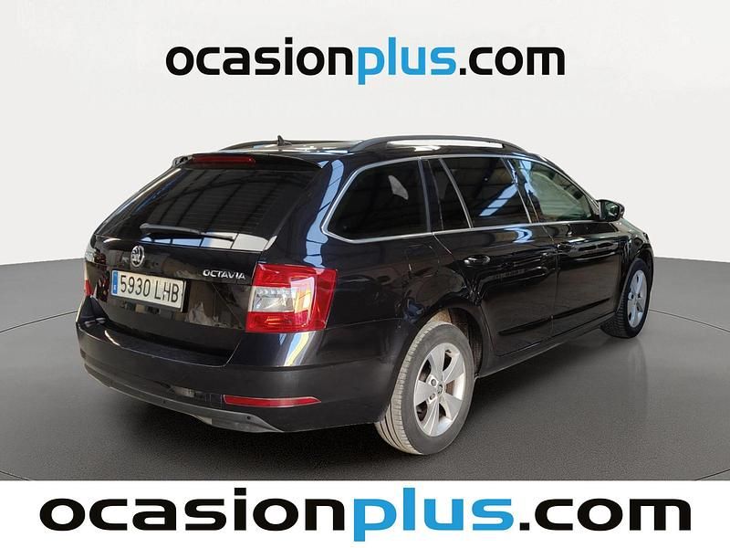 Usado Skoda Octavia Ambition 116 CV (85 kW) 2020 Negro Familiar