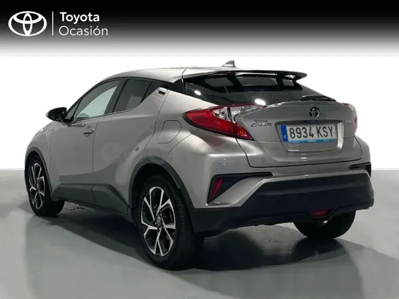 Usado Toyota C-HR Advance 122 CV (89 kW) 2019 Gris / plata SUV