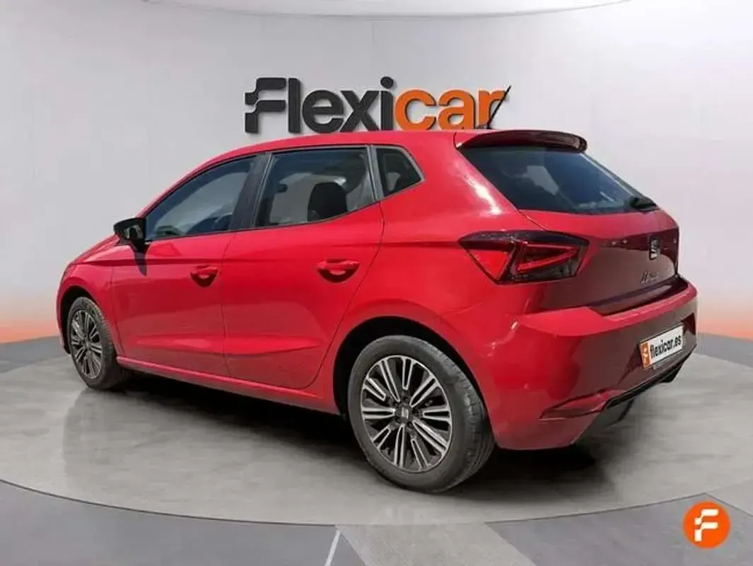 Usado Seat Ibiza Style 116 CV (85 kW) 2023 Rojo Utilitario