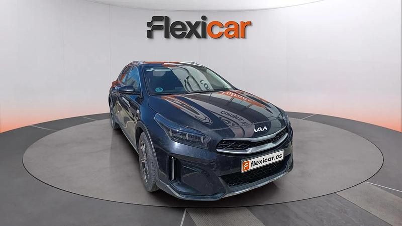 Usado Kia XCeed 101 HP (74 kW) 2024 Preto SUV
