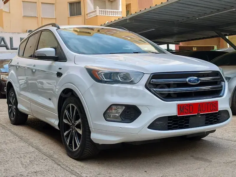Usado Ford Kuga ST-Line 150 CV (110 kW) 2017 Blanco SUV