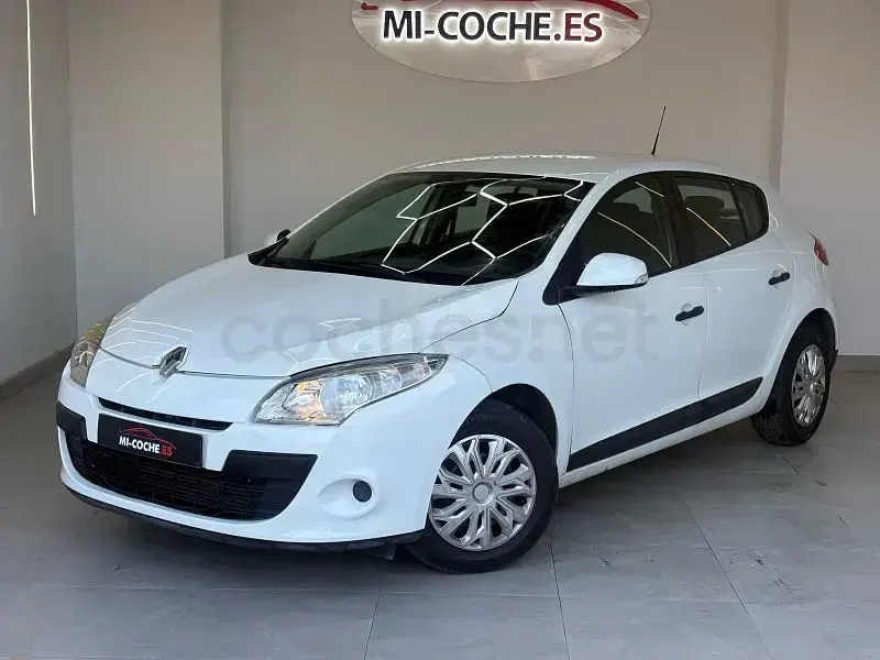 Usado Renault Mégane III Authentique 90 CV (66 kW) 2011 Blanco Berlina