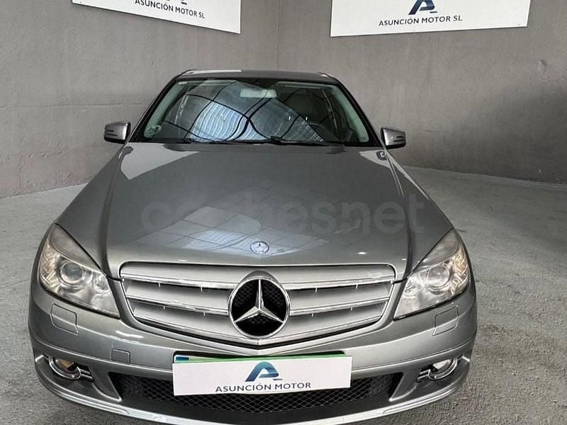 Usado Mercedes C200 Avantgarde 136 CV (100 kW) 2011 Gris / plata Berlina