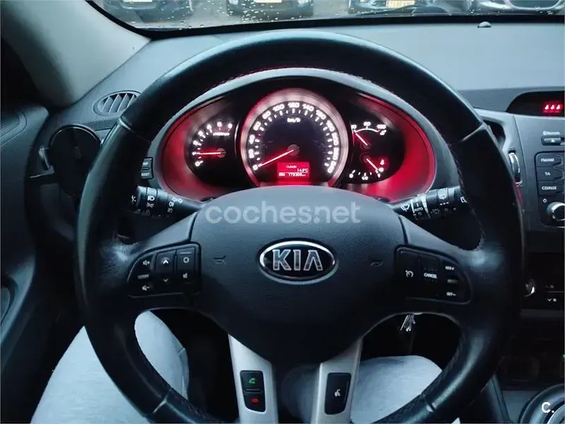 Usado Kia Sportage 115 CV (84 kW) 2013 Gris / plata SUV