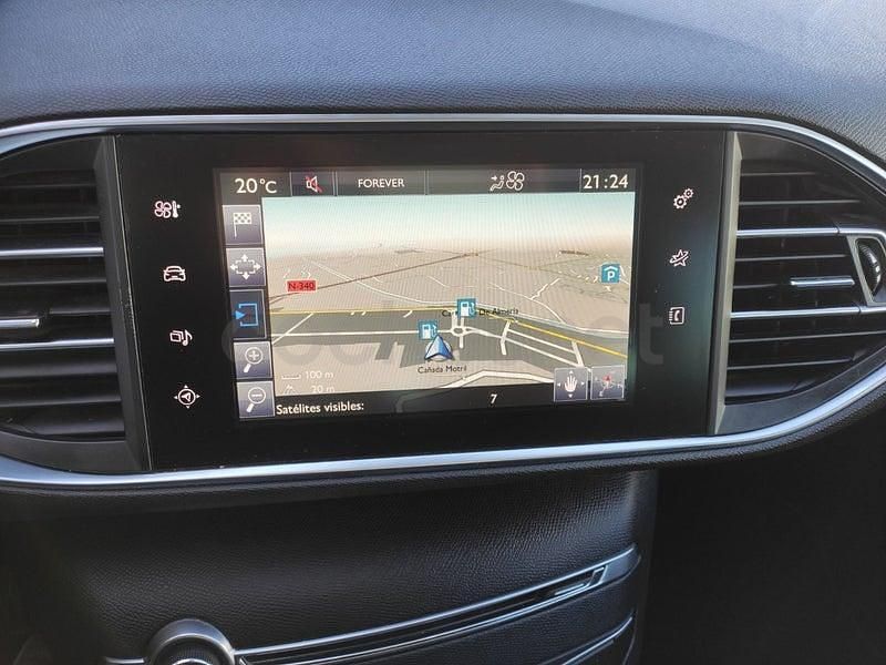 Usado Peugeot 308 SW Allure 120 CV (88 kW) 2017 Blanco Familiar