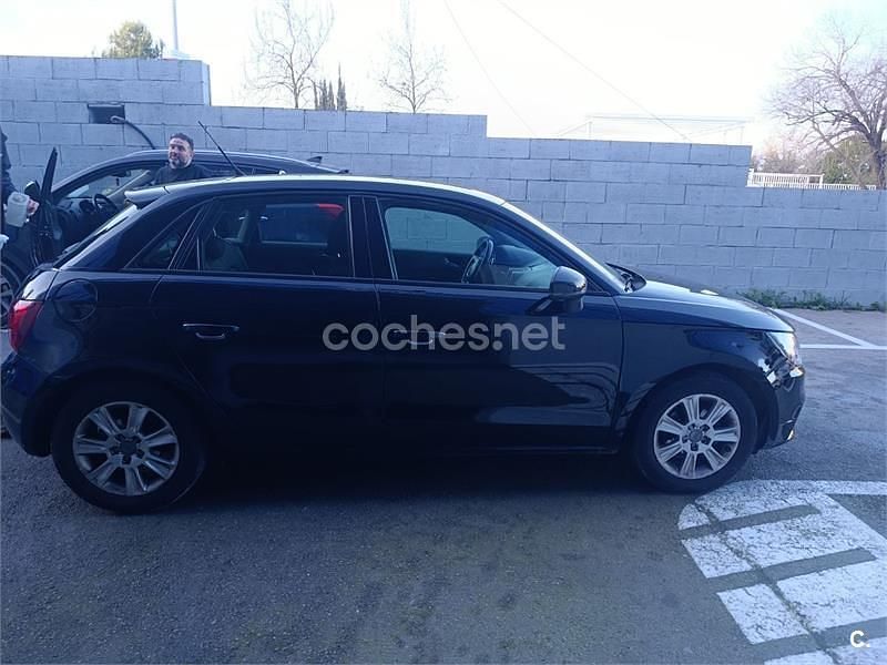 Usado Audi A1 Sportback Attraction 86 CV (63 kW) 2014 Negro Utilitario