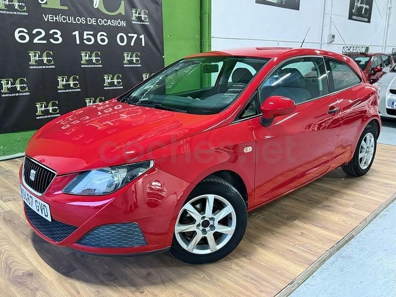 Usado Seat Ibiza SC Reference 85 CV (62 kW) 2010 Rojo Utilitario