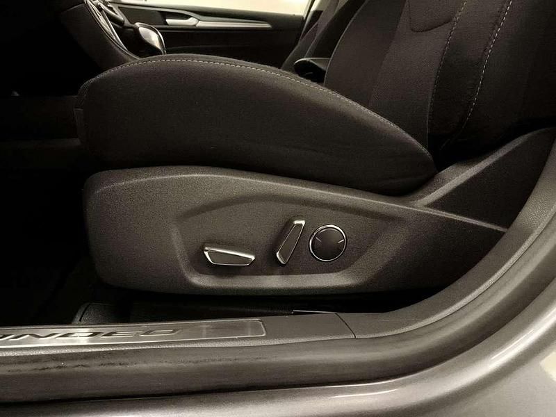 Usado Ford Mondeo Titanium 150 CV (110 kW) 2017 Negro Berlina