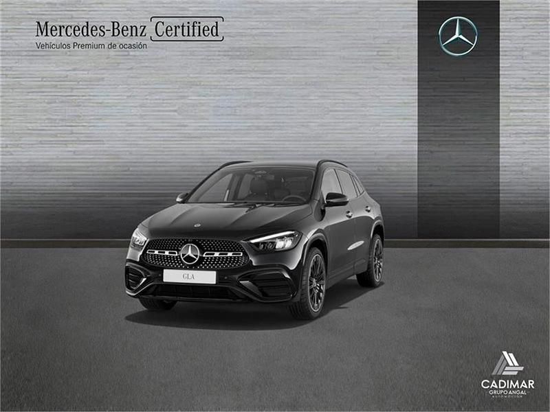 Usado Mercedes GLA200 AMG line 150 CV (110 kW) 2024 Negro cosmos SUV