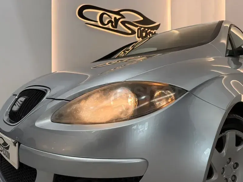 Usado Seat Altea Stylance 105 CV (77 kW) 2006 Gris / plata Monovolumen