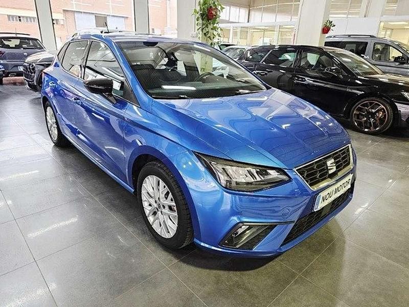 Usado Seat Ibiza FR 116 CV (85 kW) 2025 Azul Utilitario