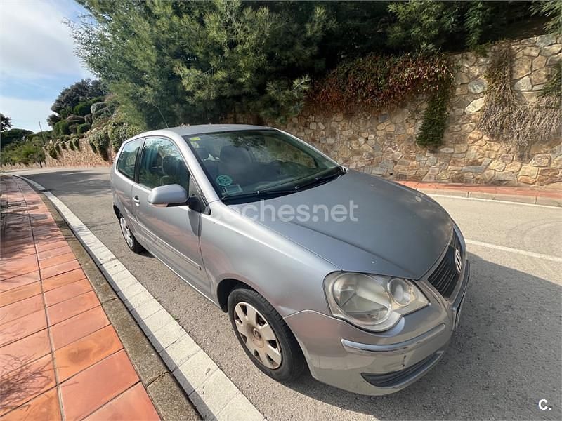 Gris / plata Usado 2006 VW Polo Match Berlina | 2800 € (Un poco caro) - Imagen 1/4