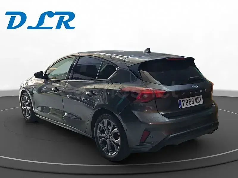 Usado Ford Focus ST-Line 125 CV (91 kW) 2022 Gris / plata Berlina