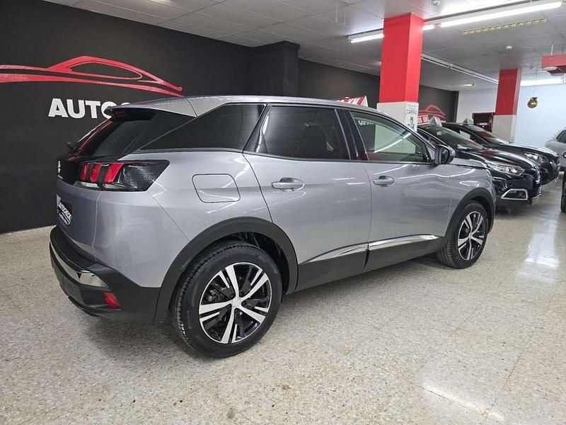 Usado Peugeot 3008 Allure 131 CV (96 kW) 2019 Gris SUV