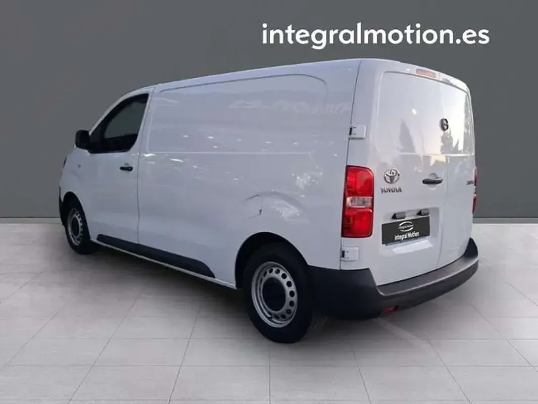 Usado Toyota Proace 120 CV (88 kW) 2022 Blanco Monovolumen