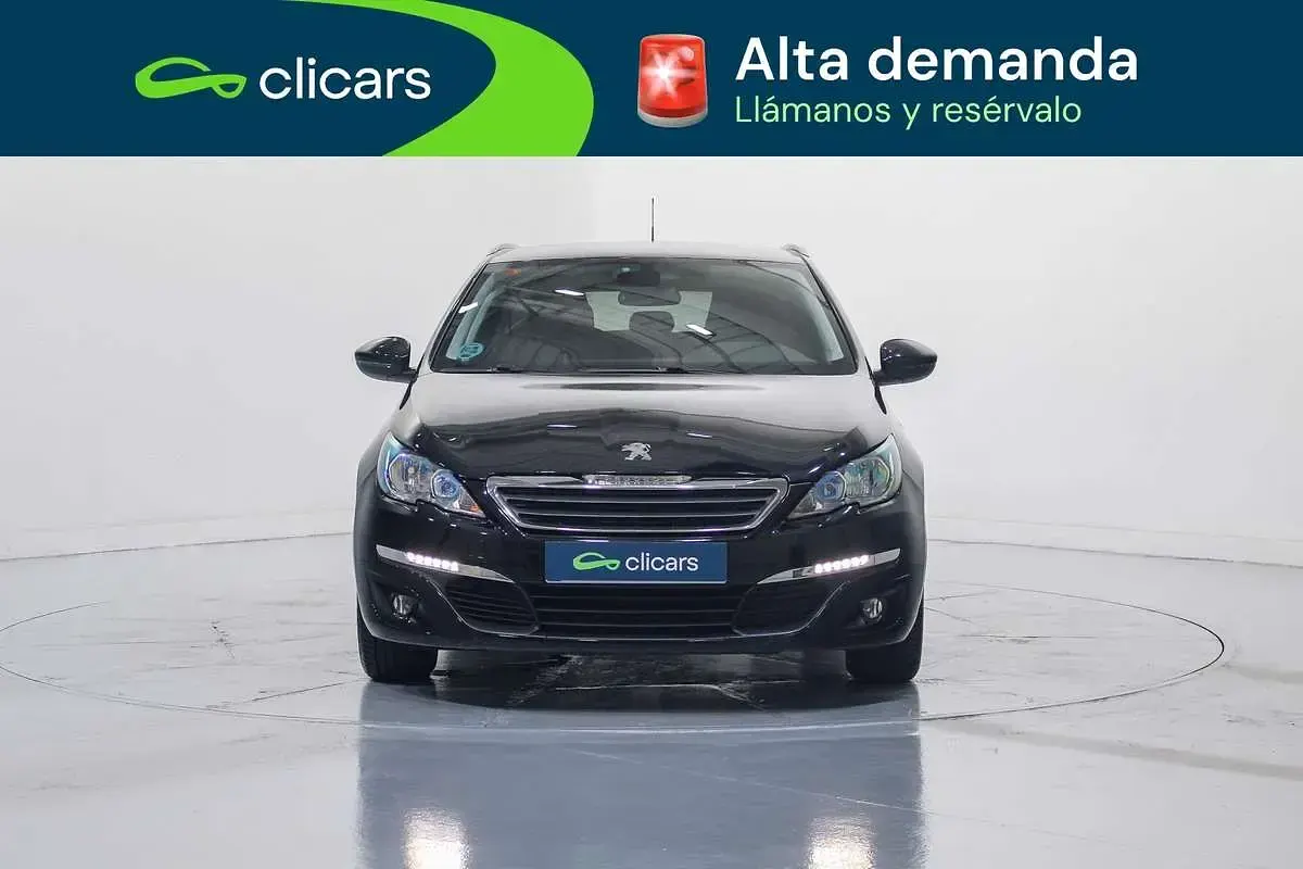 Usado Peugeot 308 SW Style 131 CV (96 kW) 2017 Negro Familiar