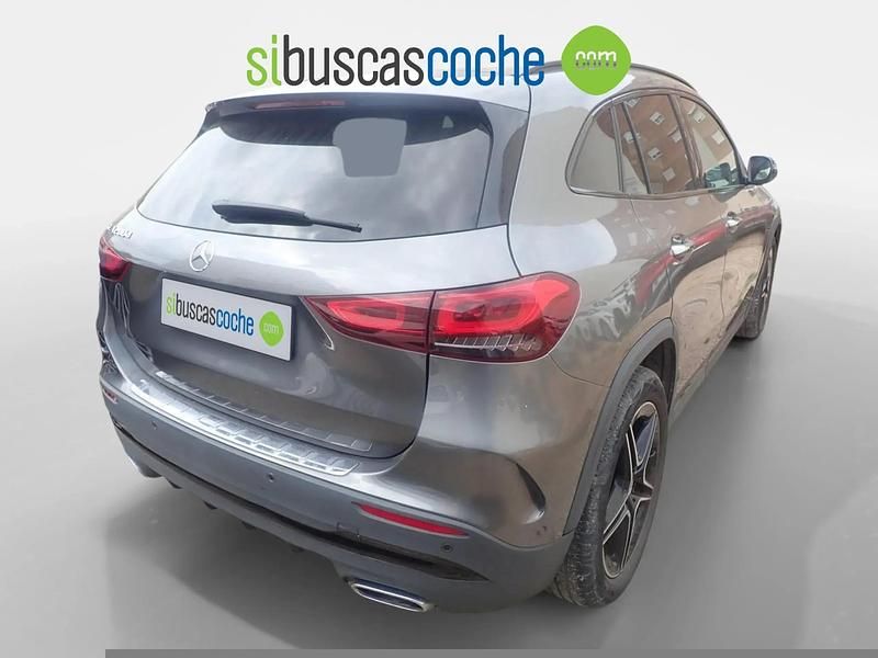 Usado Mercedes GLA200 150 CV (110 kW) 2020 Gris/plata SUV