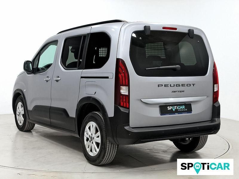 Usado Peugeot Rifter Allure 101 CV (74 kW) 2024 Gris Monovolumen