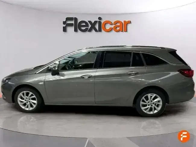 Usado Opel Astra Dynamic 150 CV (110 kW) 2019 Gris Utilitario