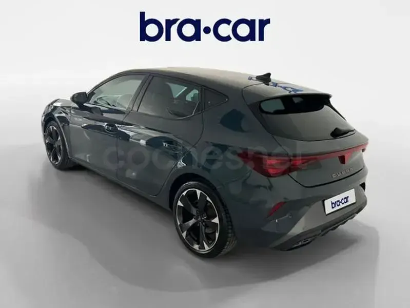 Usado Cupra Leon 150 CV (110 kW) 2025 Azul Berlina