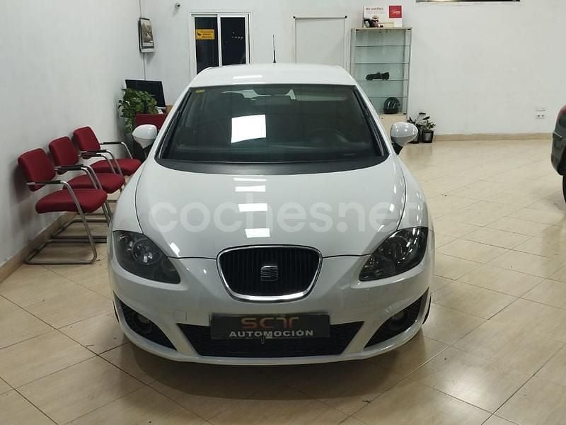 Blanco Usado 2010 Seat Leon Reference Berlina | 5850 € (Precio justo) - Imagen 1/4