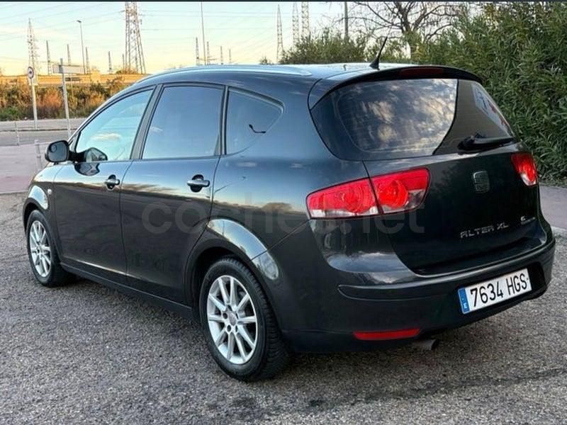 Usado Seat Altea XL Style 105 CV (77 kW) 2011 Negro Monovolumen