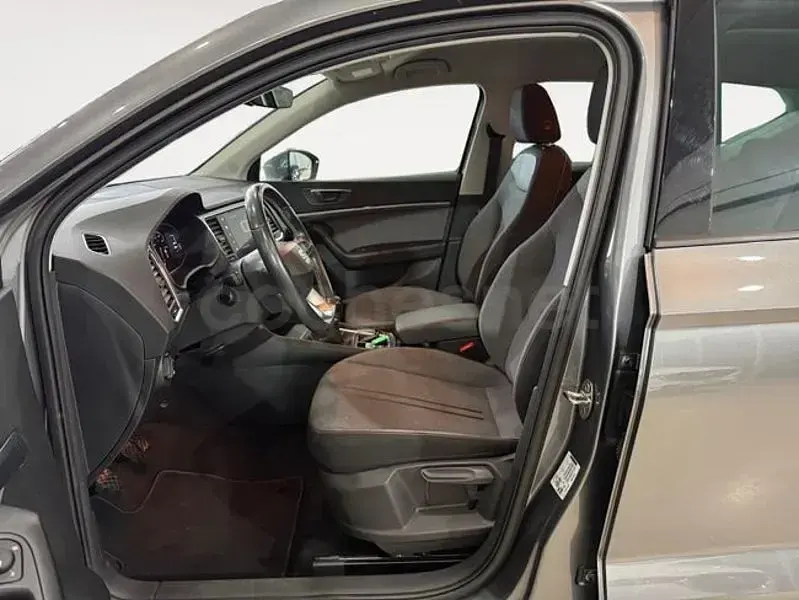 Usado Seat Ateca Style 150 CV (110 kW) 2022 Gris / plata SUV