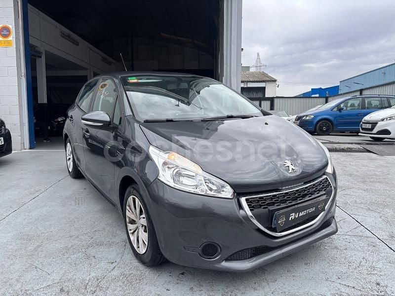 Gris / plata Usado 2014 Peugeot 208 Access Utilitario | 5500 € (Buen precio) - Imagen 1/4