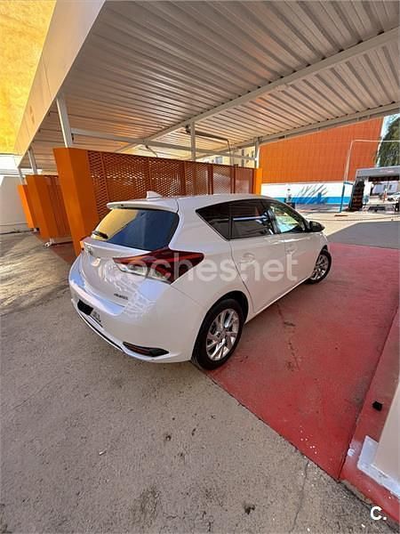 Usado Toyota Auris Business Edition 90 CV (66 kW) 2016 Blanco Familiar