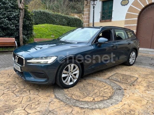 Usado Volvo V60 150 CV (110 kW) 2019 Azul Familiar