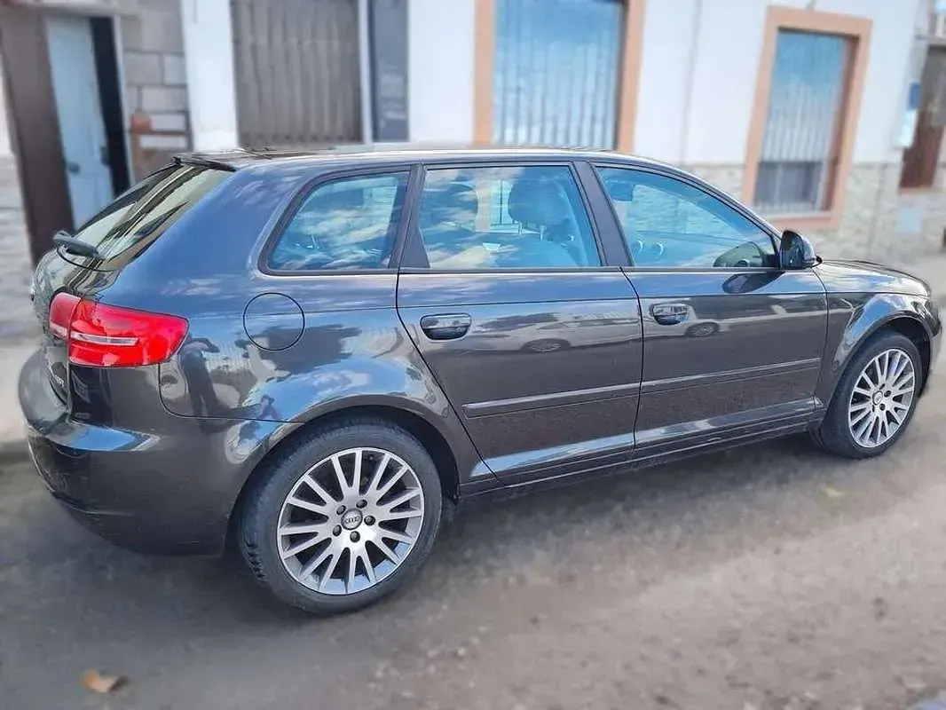 Usado Audi A3 Sportback Ambition 160 CV (117 kW) 2008 Negro Utilitario