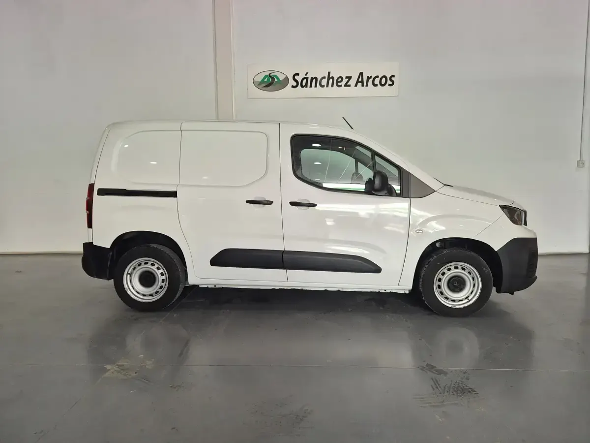 Usado Peugeot Partner 98 CV (72 kW) 2021 Blanco Monovolumen