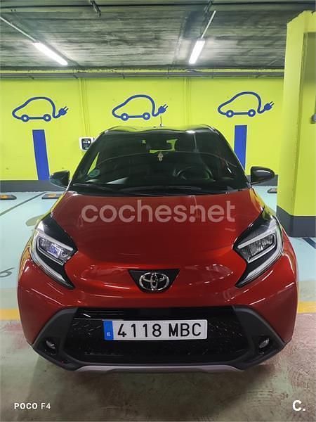 Usado Toyota Aygo X Edition 72 CV (52 kW) 2022 Rojo SUV