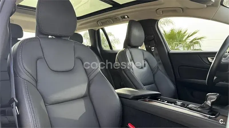 Usado Volvo V60 CC 190 CV (139 kW) 2019 Gris / plata Familiar