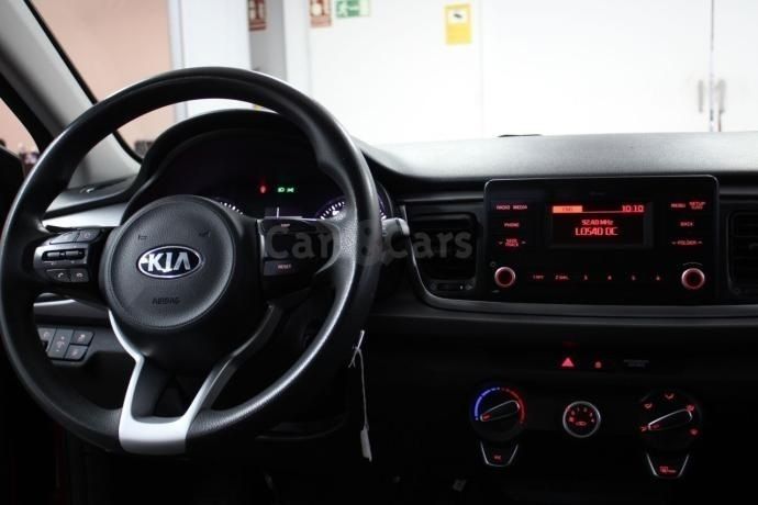 Usado Kia Rio 101 CV (74 kW) 2019 Rojo