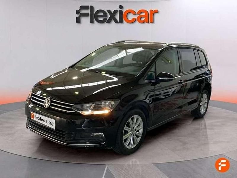 Usado VW Touran Advance 116 CV (85 kW) 2018 Negro Monovolumen