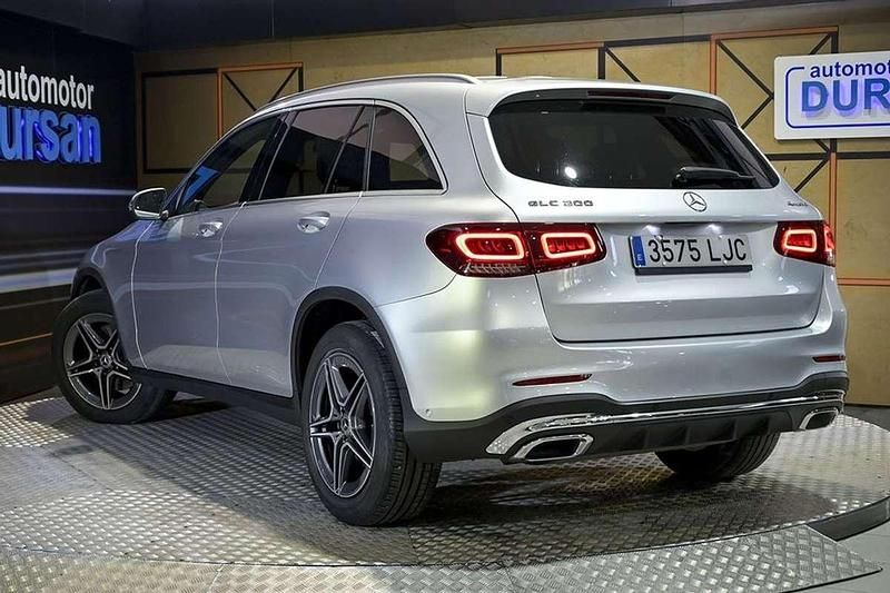 Usado Mercedes GLC300 261 CV (191 kW) 2020 Gris SUV