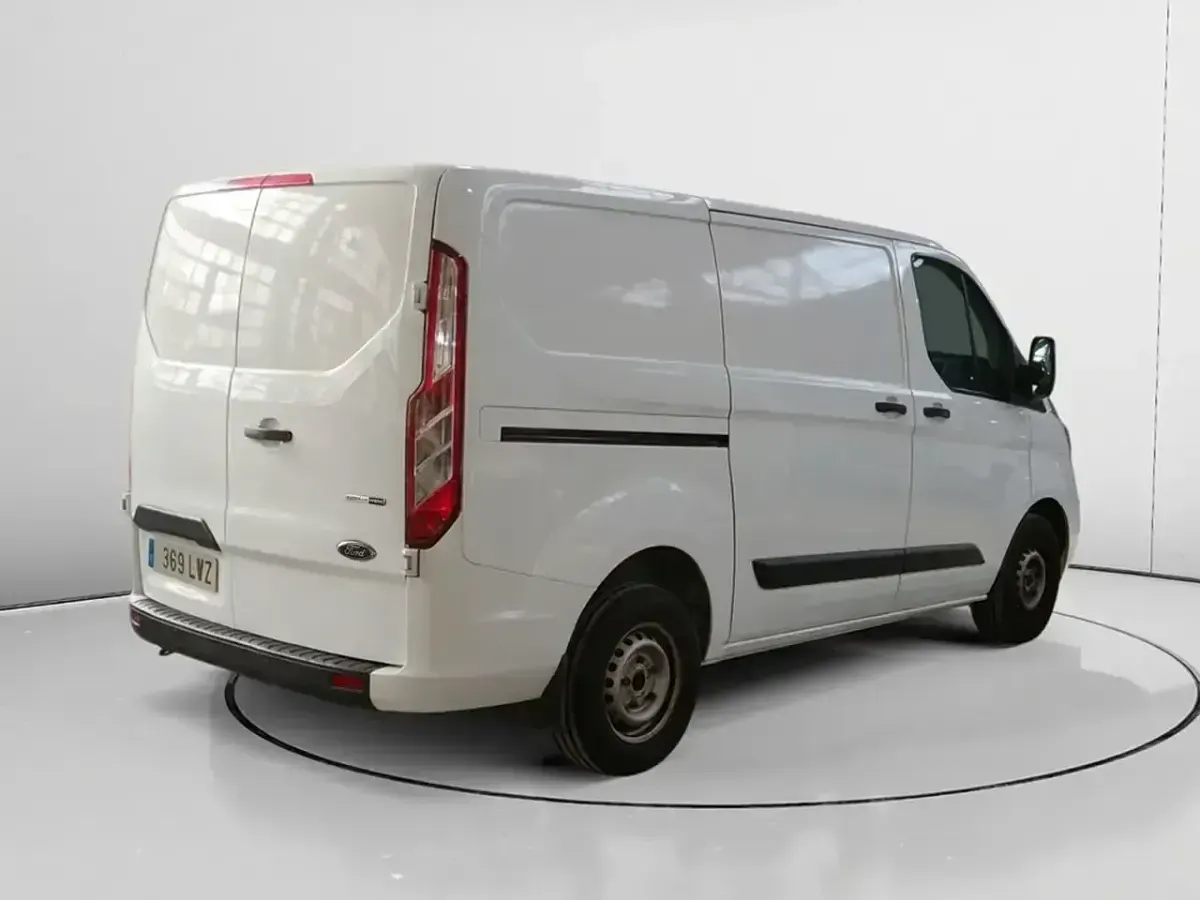 Usado Ford Transit Custom Trend 130 CV (95 kW) 2022 Blanco Van