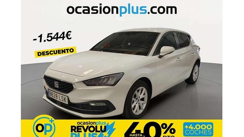 Usado Seat Leon Style 116 CV (85 kW) 2021 Blanco Utilitario