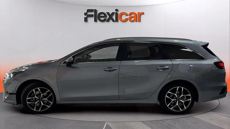Usado Kia Ceed 136 CV (100 kW) 2022 Gris Utilitario