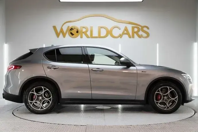 Usado Alfa Romeo Stelvio Sprint 190 CV (139 kW) 2021 SUV