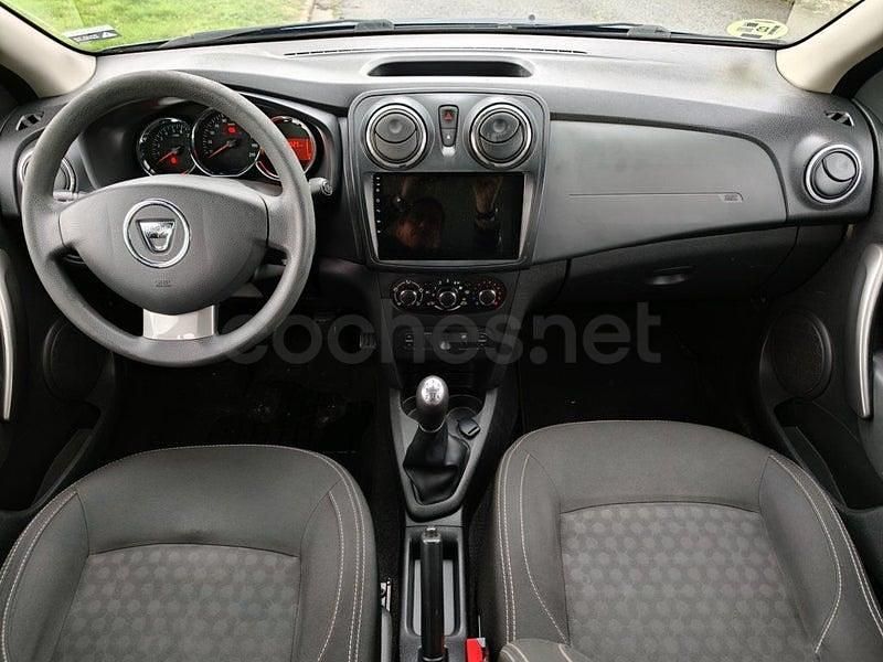 Usado Dacia Logan Lauréate 90 CV (66 kW) 2014 Azul Familiar