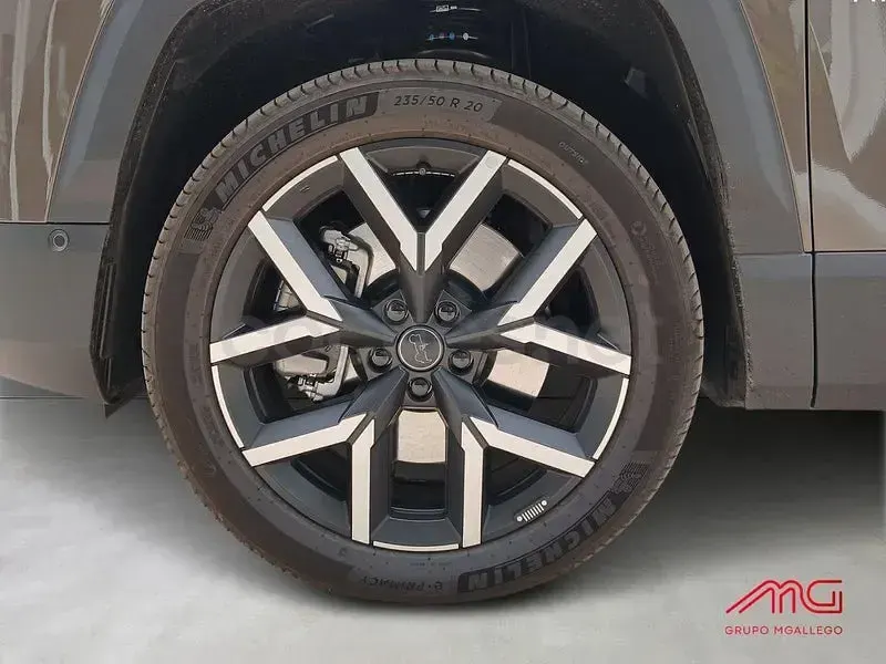 Usado Jeep Compass Summit 225 CV (165 kW) 2026 Rojo SUV