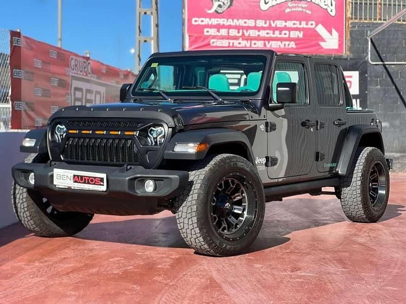 Negro Usado 2018 Jeep Wrangler Unlimited Sahara SUV | 69.990 € - Imagen 1/4