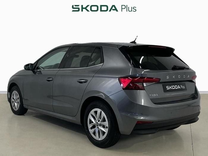 Gris Usado 2025 Skoda Fabia Selection | 19.990 € (Buen precio) - Imagen 1/4