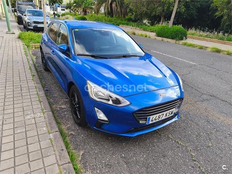 Usado Ford Focus Trend 125 CV (91 kW) 2018 Azul Berlina