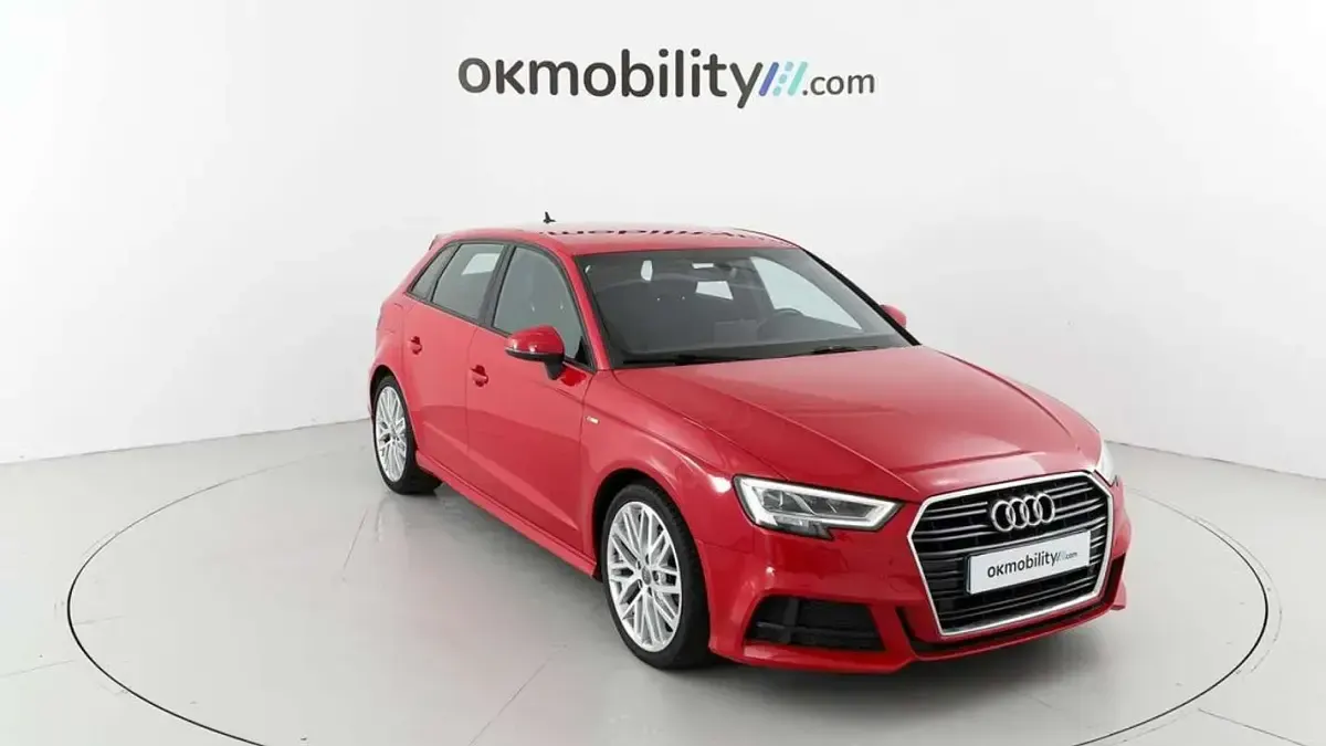 Usado Audi A3 150 CV (110 kW) 2019 Rojo Berlina
