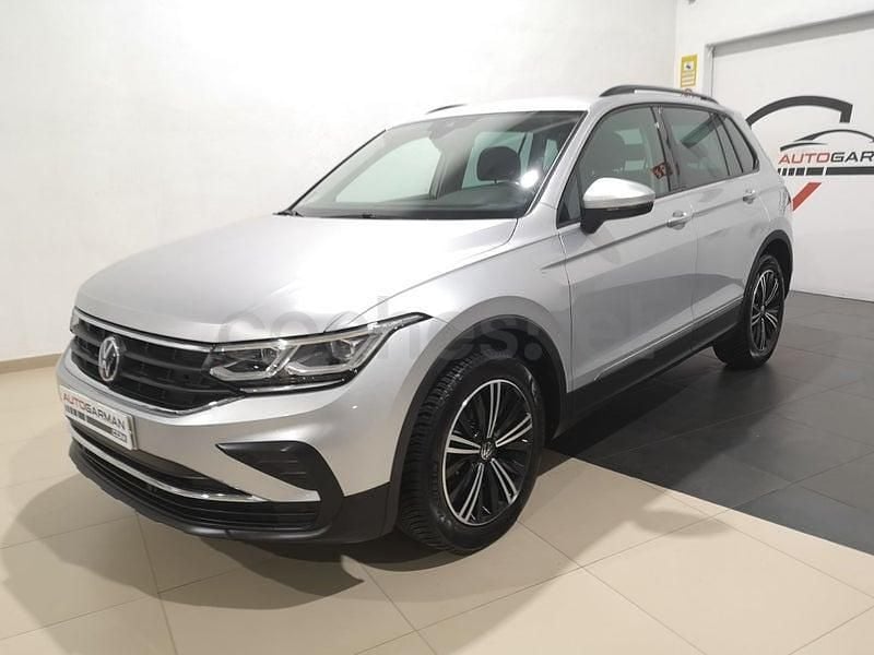 Usado VW Tiguan Life 150 CV (110 kW) 2021 Gris / plata SUV